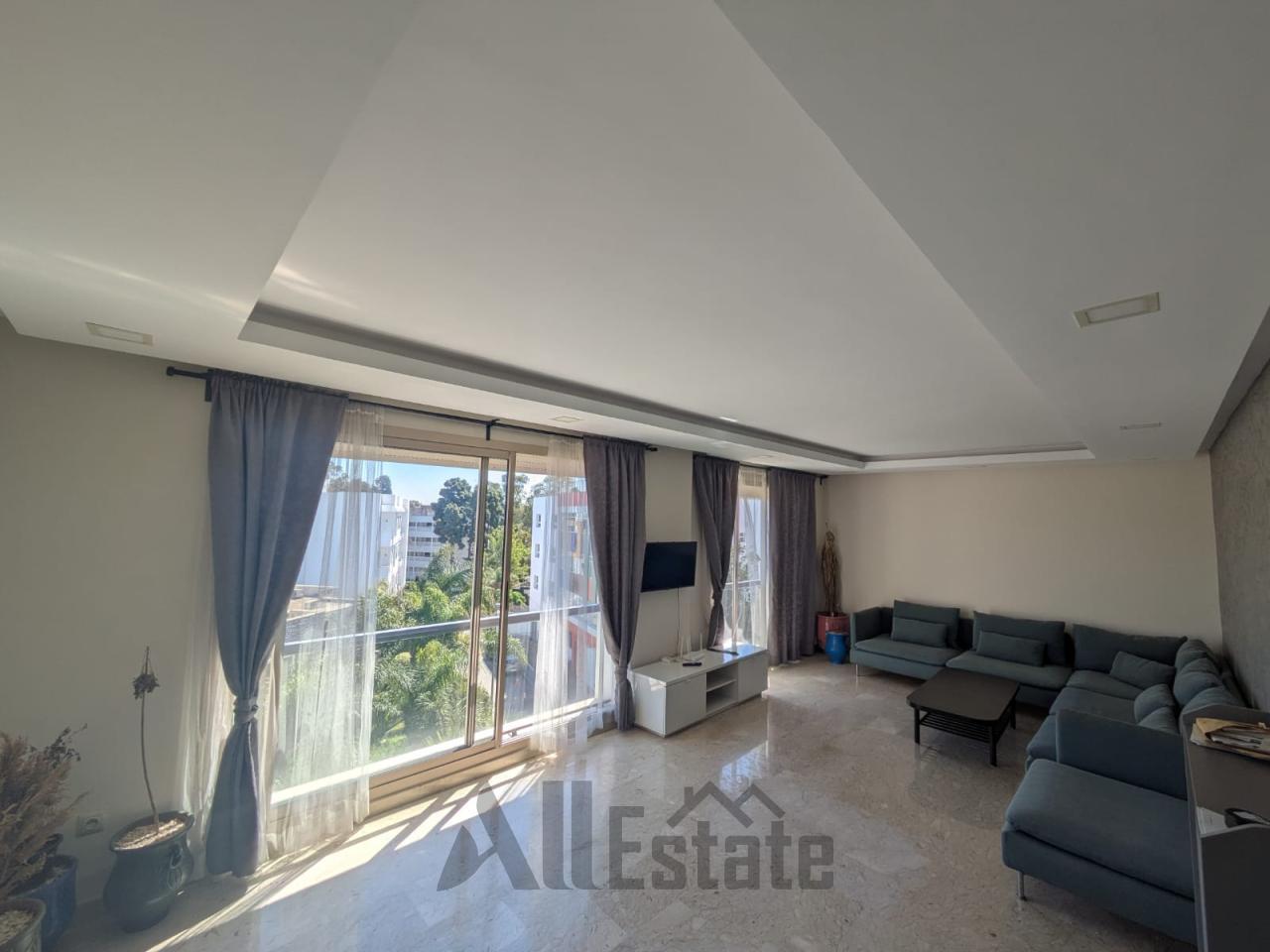 Studio vide à louer – Oasis