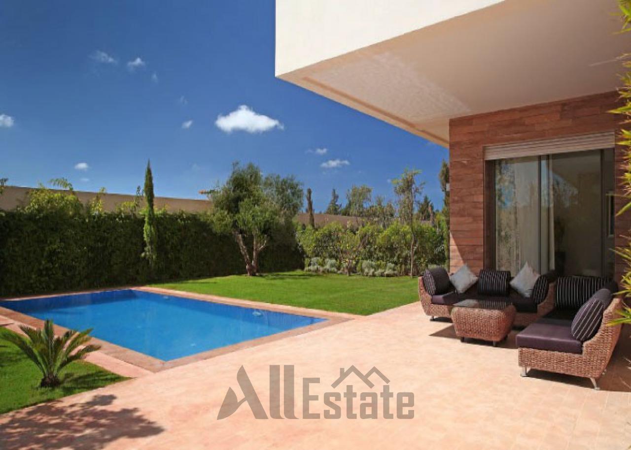 High quality villa rental in Californie. 5 large rooms. Property with swimming pool, Integrated air conditioning. 